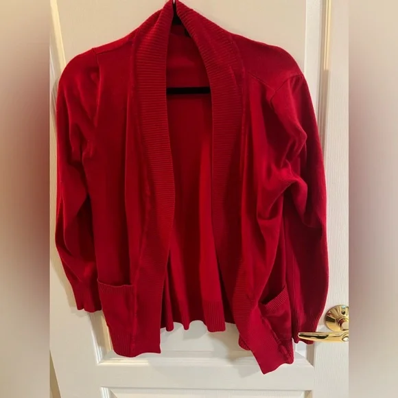 Red cardigan - Size large - Picture 1 of 2